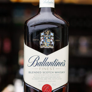 Blended Scotch Whisky 30 Years Old (700 ml. deluxe gift box) - Ballantine's